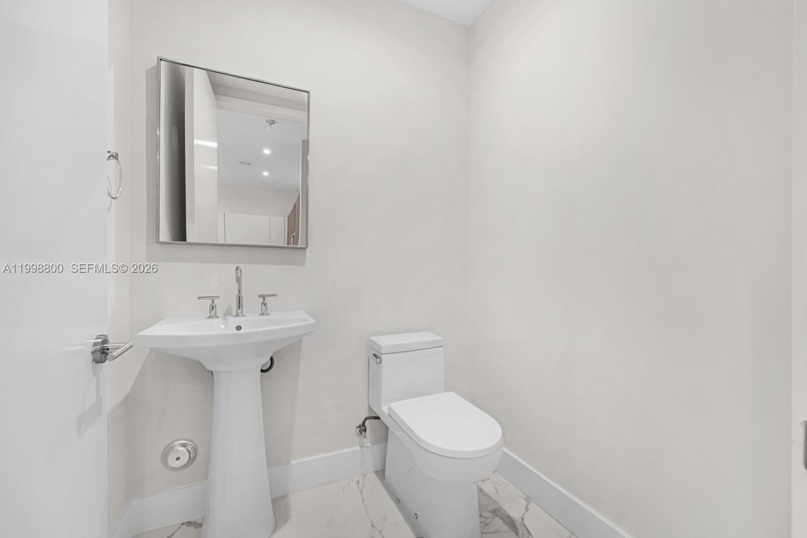 275 Giralda Ave #6E Coral Gables, FL 33134
