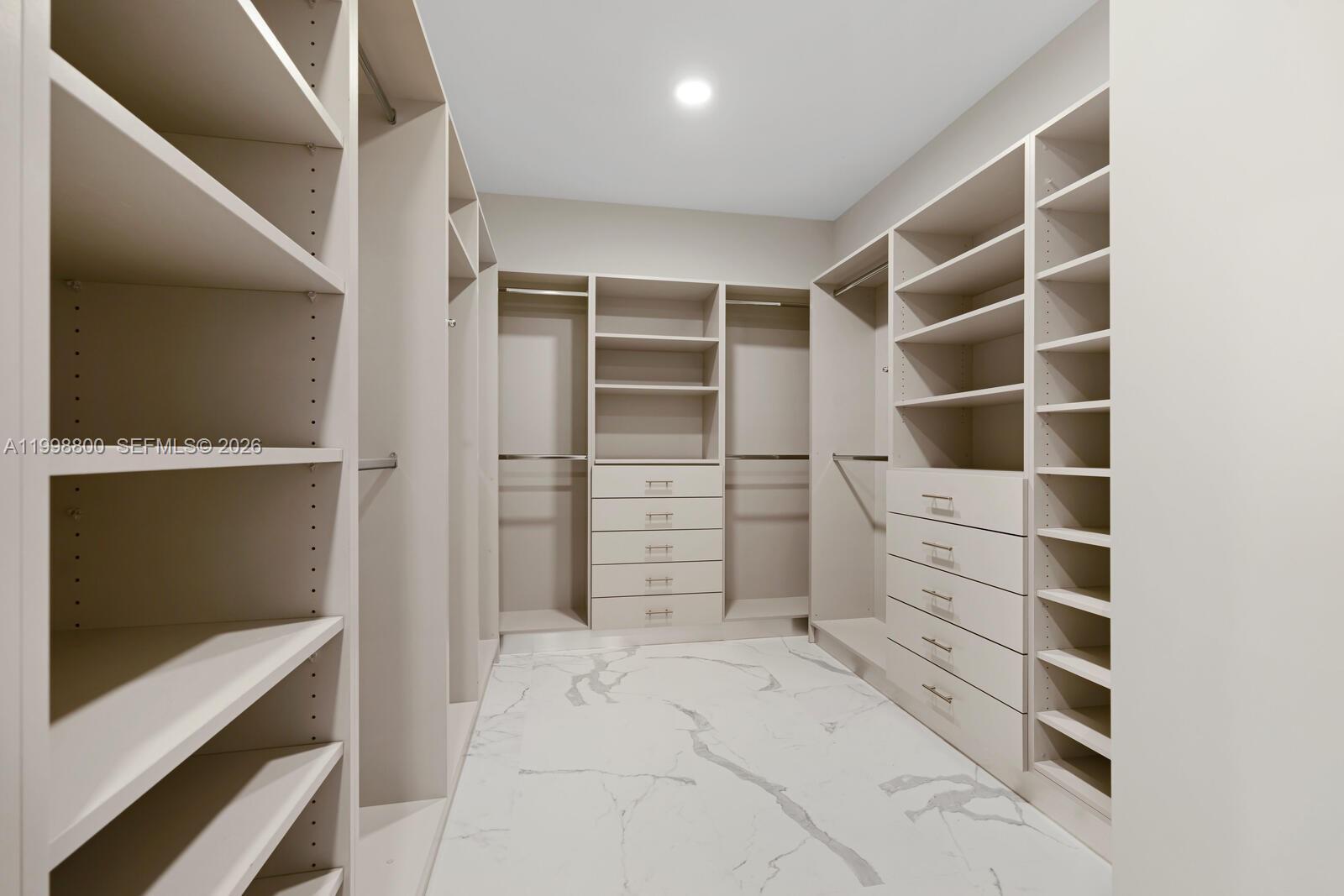 275 Giralda Ave #6E Coral Gables, FL 33134