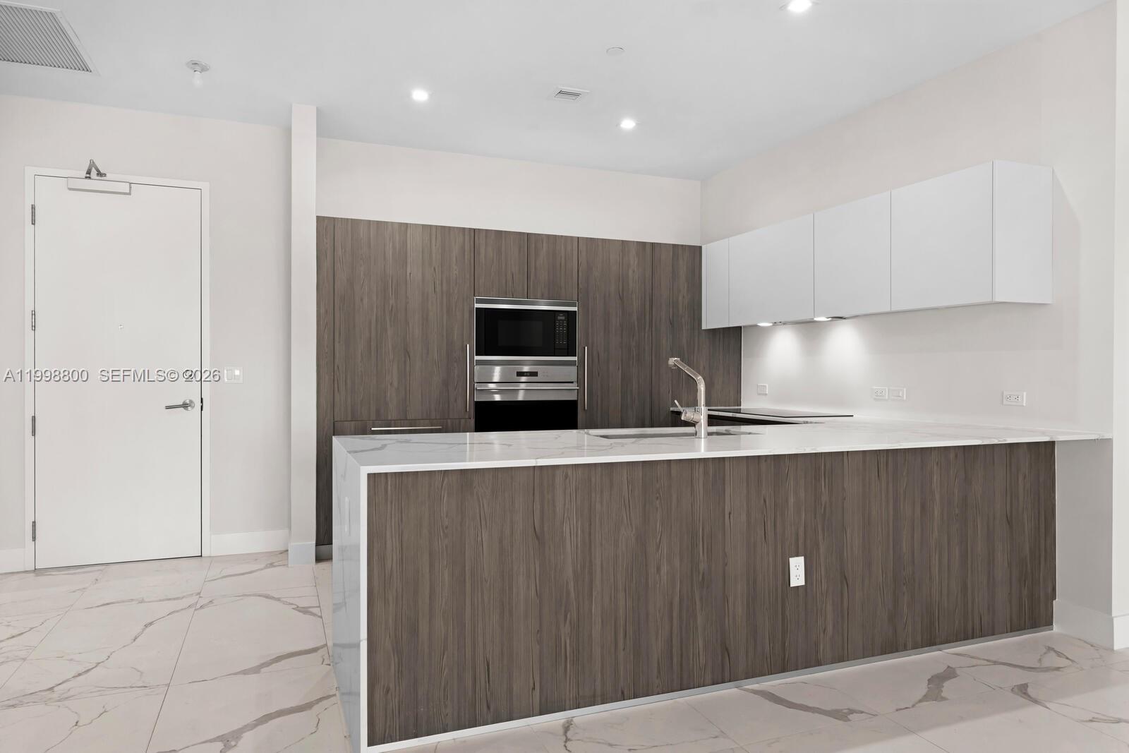 275 Giralda Ave #6E Coral Gables, FL 33134