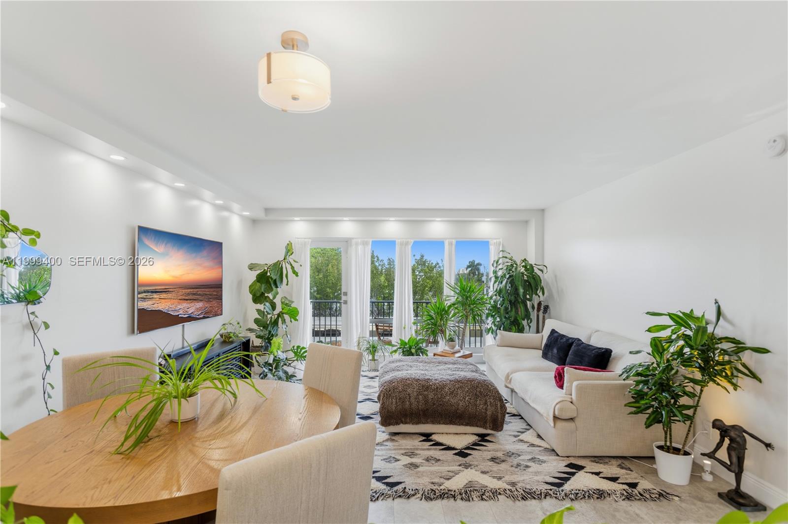 340 Sunset Dr #407 Fort Lauderdale, FL 33301