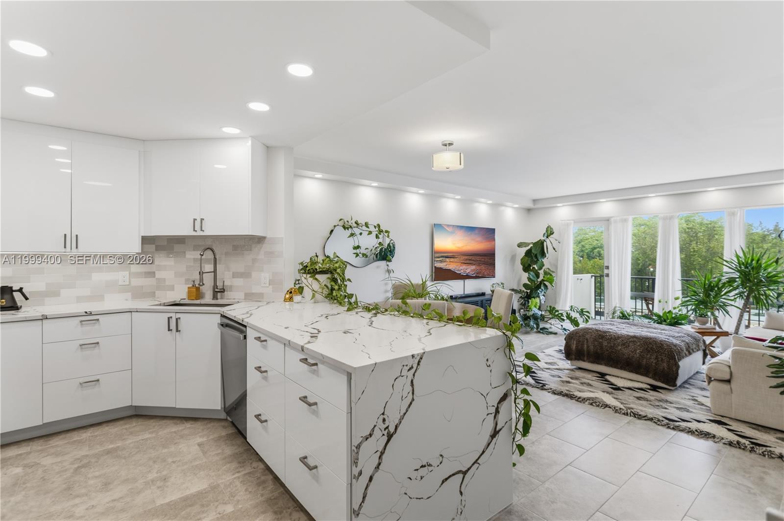 340 Sunset Dr #407 Fort Lauderdale, FL 33301