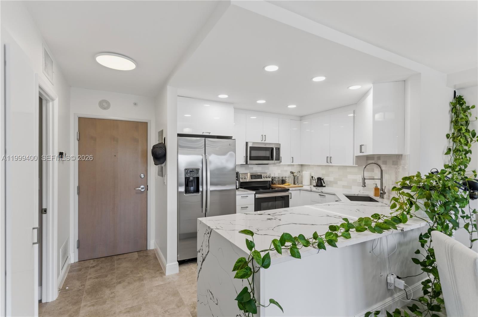 340 Sunset Dr #407 Fort Lauderdale, FL 33301