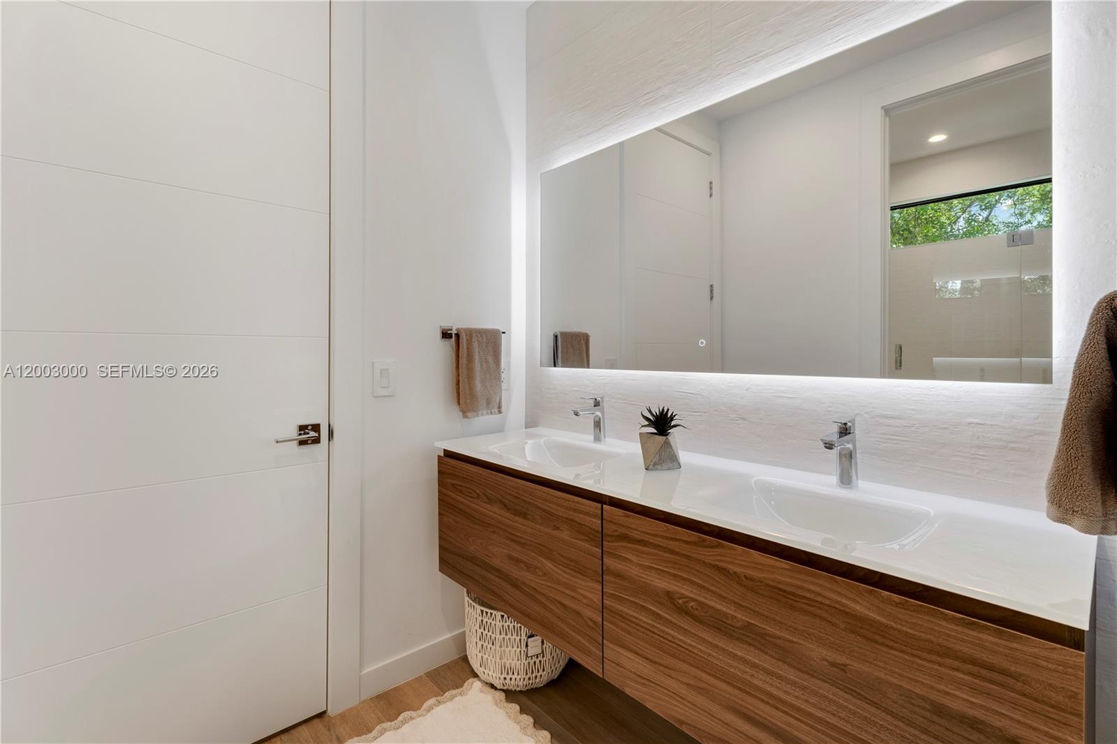 2916 Jackson Ave #2916 Coconut Grove, FL 33133