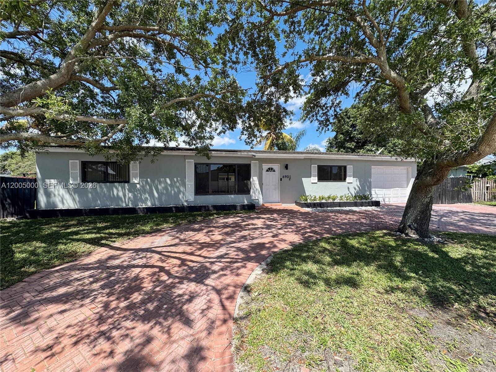 6901 SW 10th