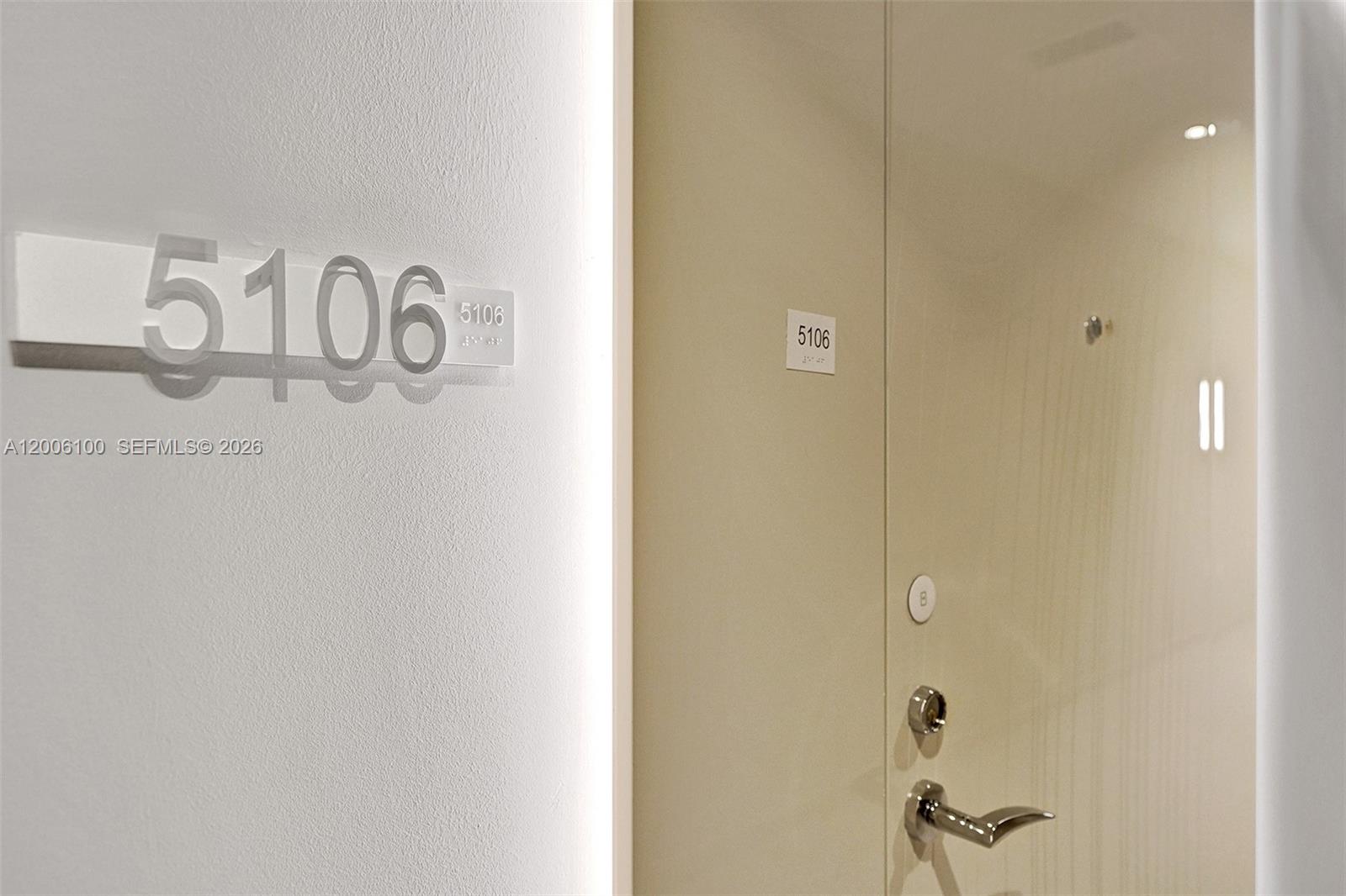 1000 Brickell Plz #PH5106 Miami, FL 33131