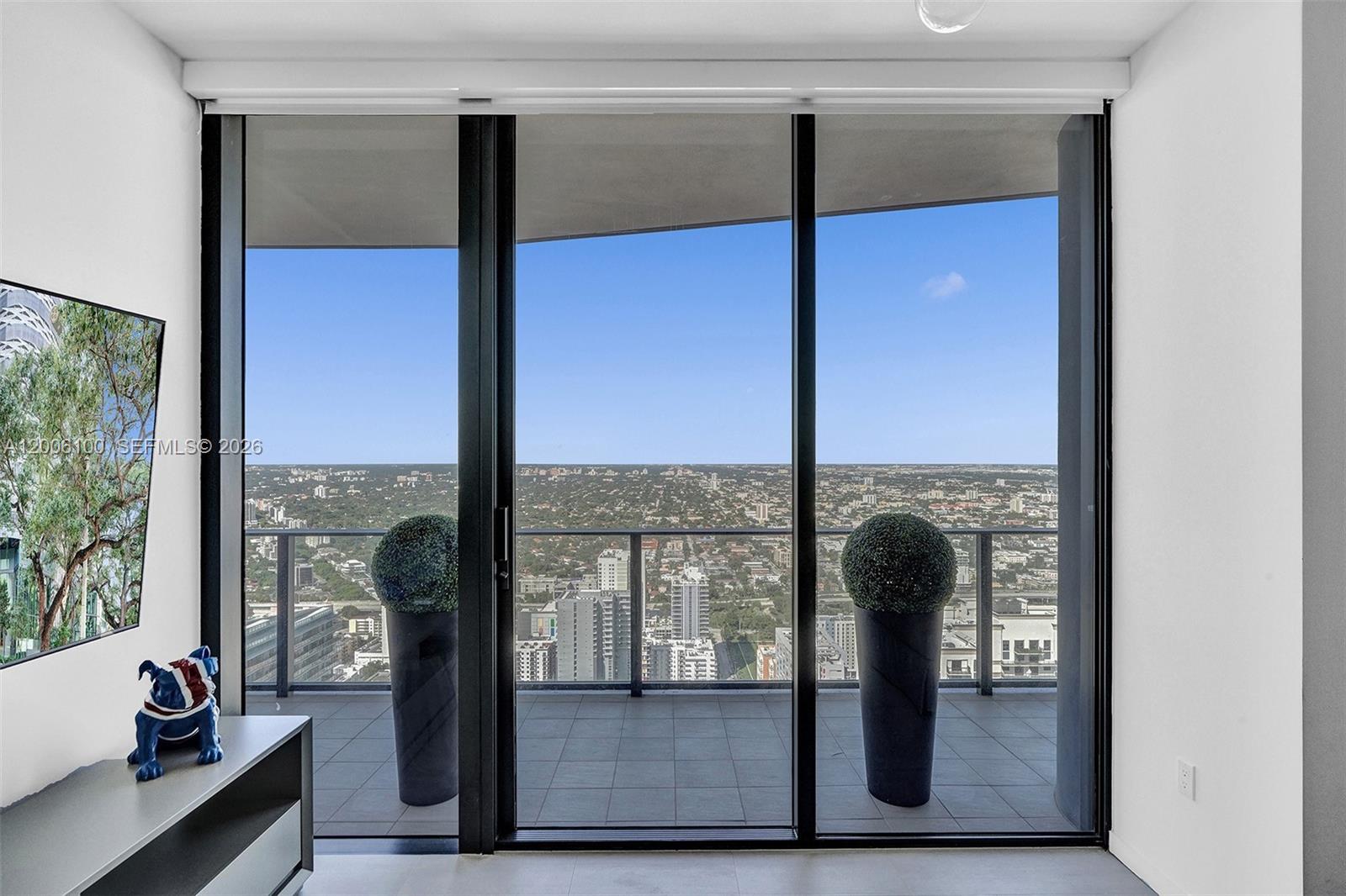 1000 Brickell Plz #PH5106 Miami, FL 33131