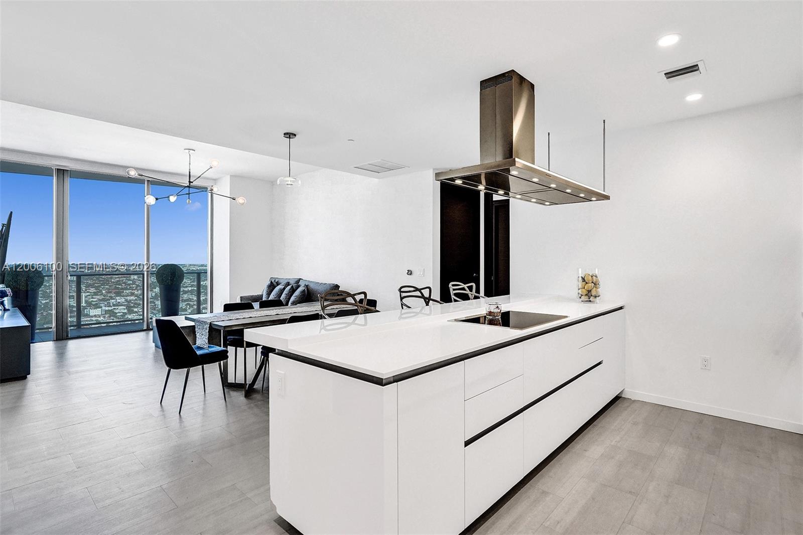 1000 Brickell Plz #PH5106 Miami, FL 33131