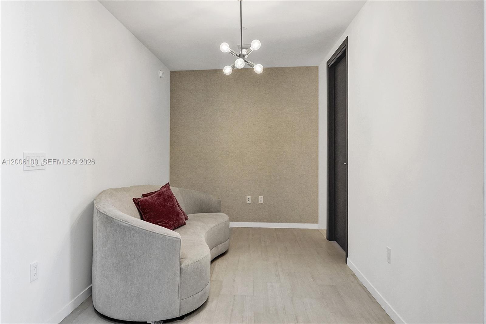 1000 Brickell Plz #PH5106 Miami, FL 33131