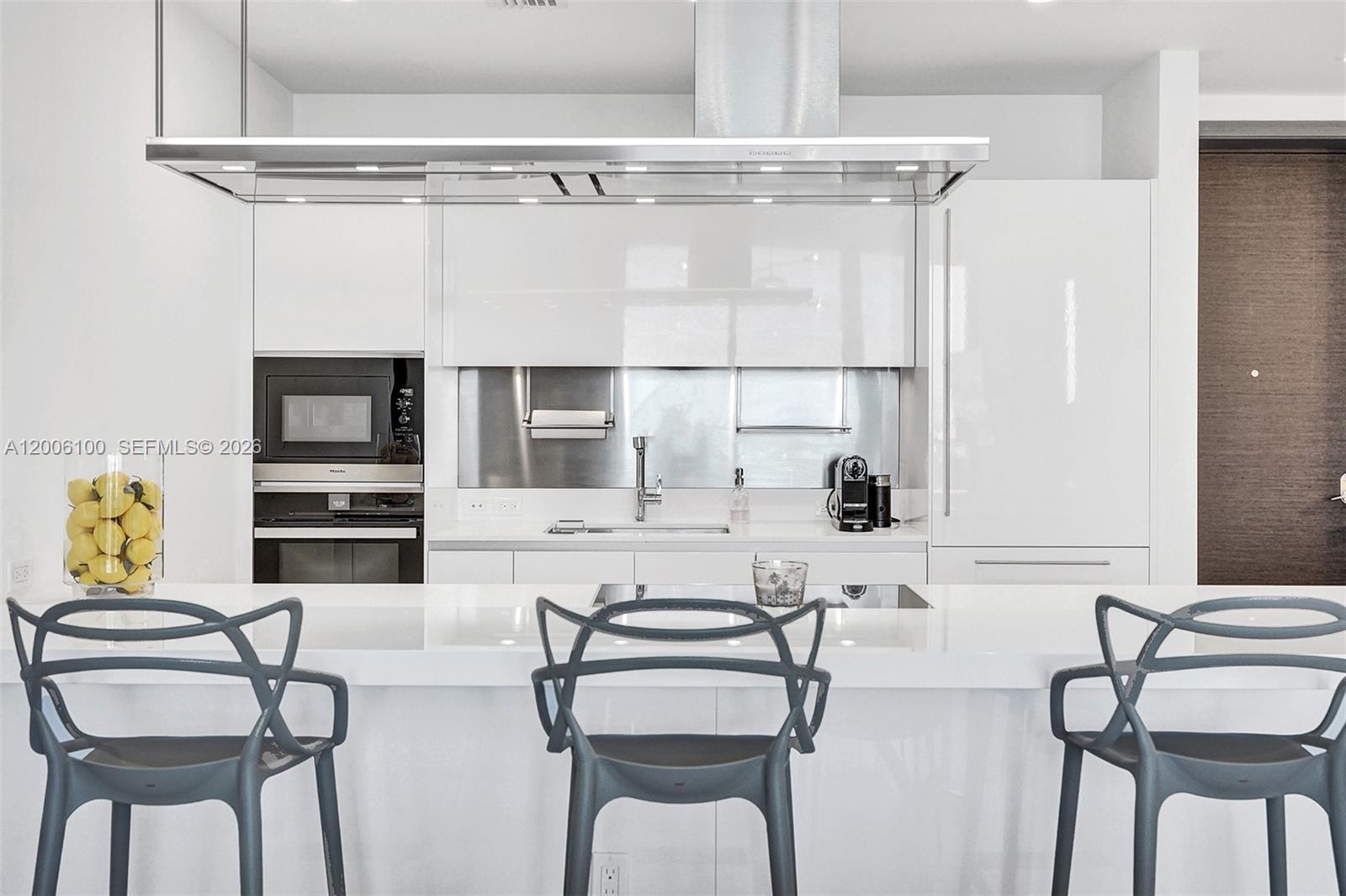 1000 Brickell Plz #PH5106 Miami, FL 33131