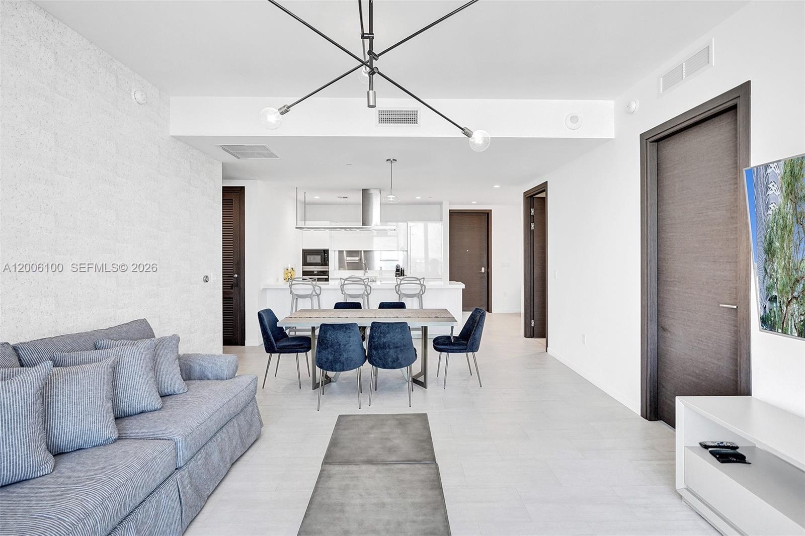 1000 Brickell Plz #PH5106 Miami, FL 33131