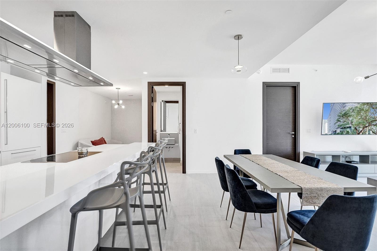 1000 Brickell Plz #PH5106 Miami, FL 33131