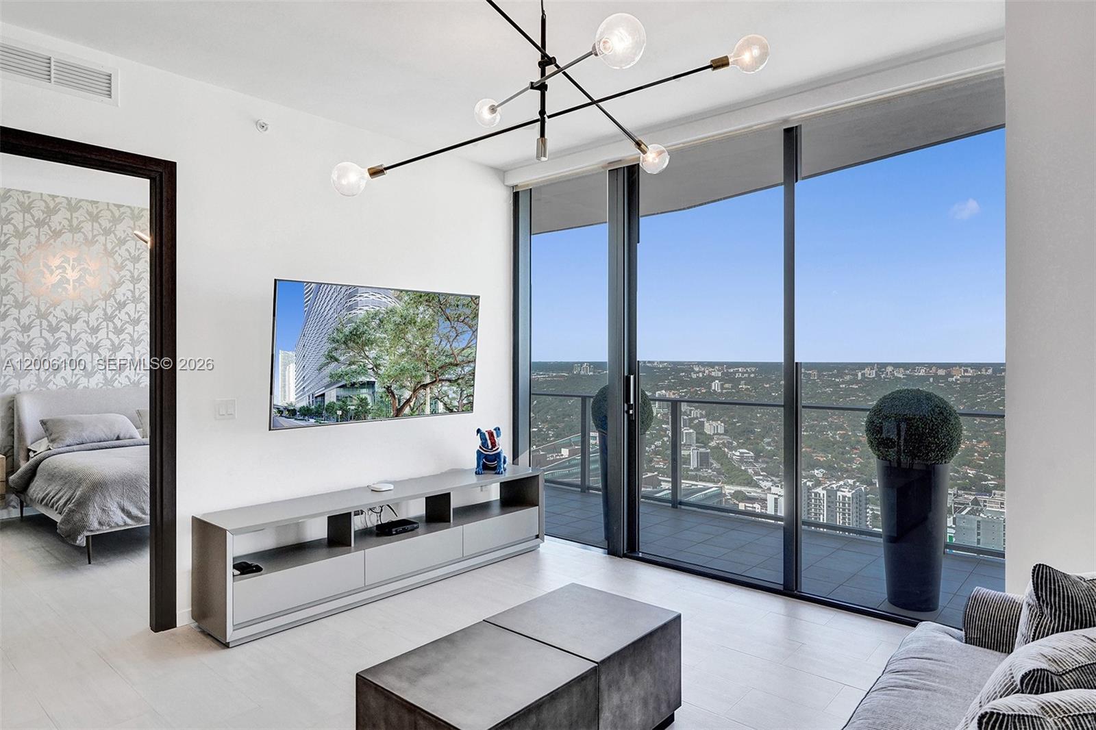 1000 Brickell Plz #PH5106 Miami, FL 33131