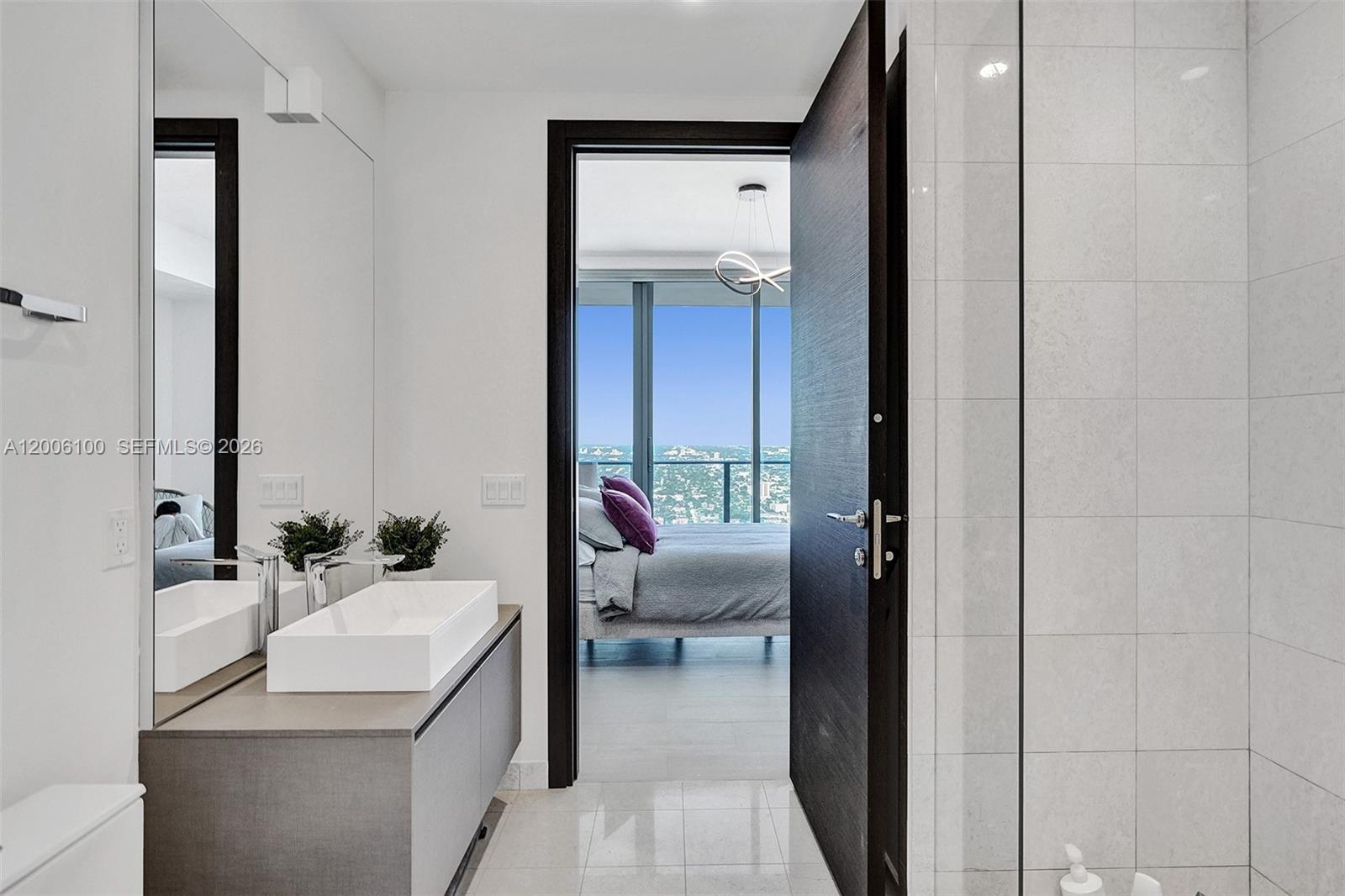 1000 Brickell Plz #PH5106 Miami, FL 33131