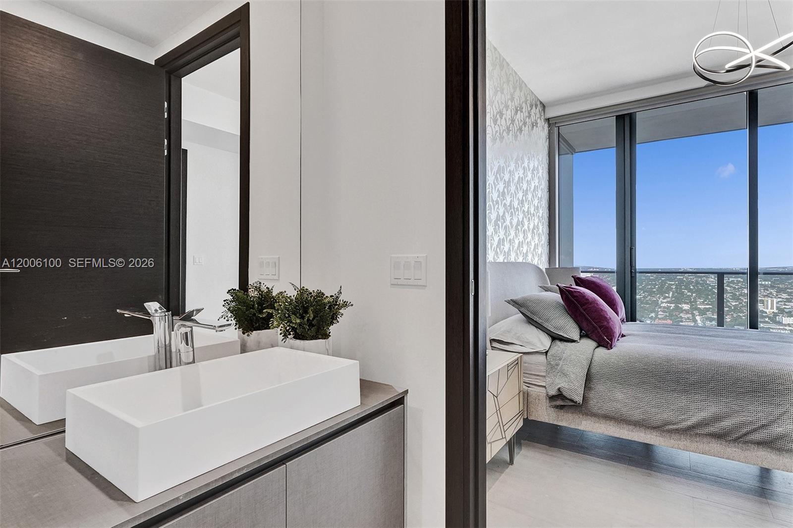 1000 Brickell Plz #PH5106 Miami, FL 33131