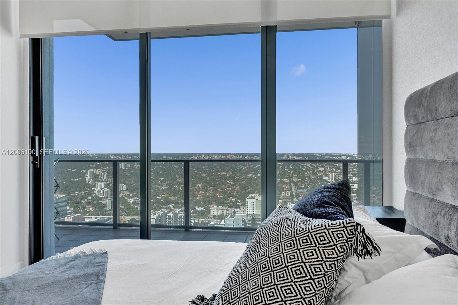 1000 Brickell Plz #PH5106 Miami, FL 33131