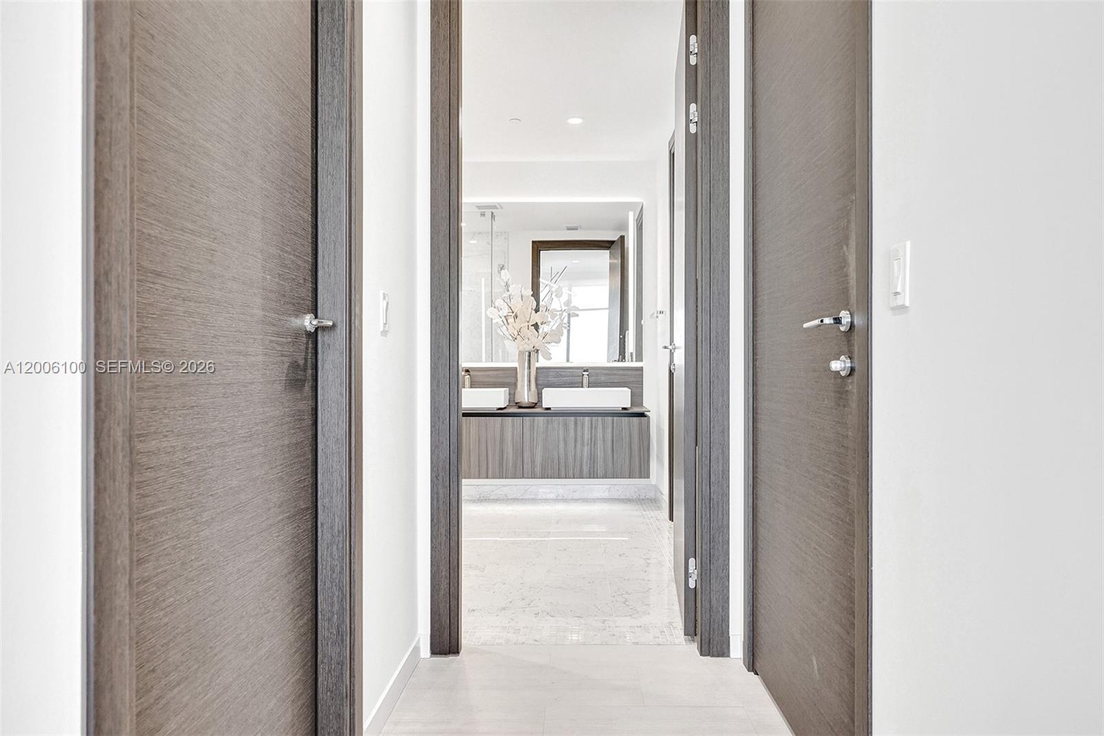 1000 Brickell Plz #PH5106 Miami, FL 33131