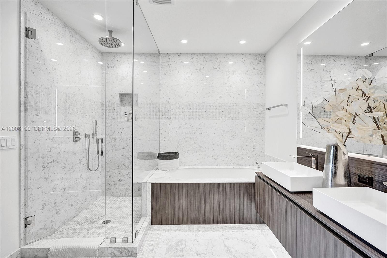 1000 Brickell Plz #PH5106 Miami, FL 33131