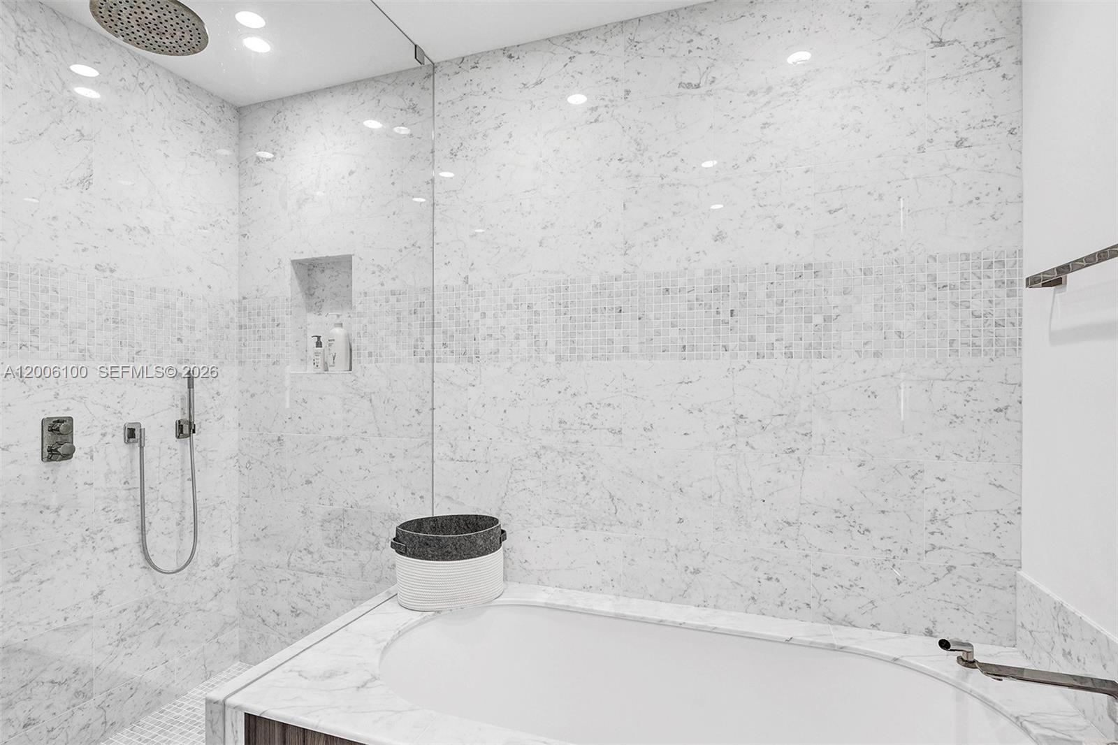 1000 Brickell Plz #PH5106 Miami, FL 33131