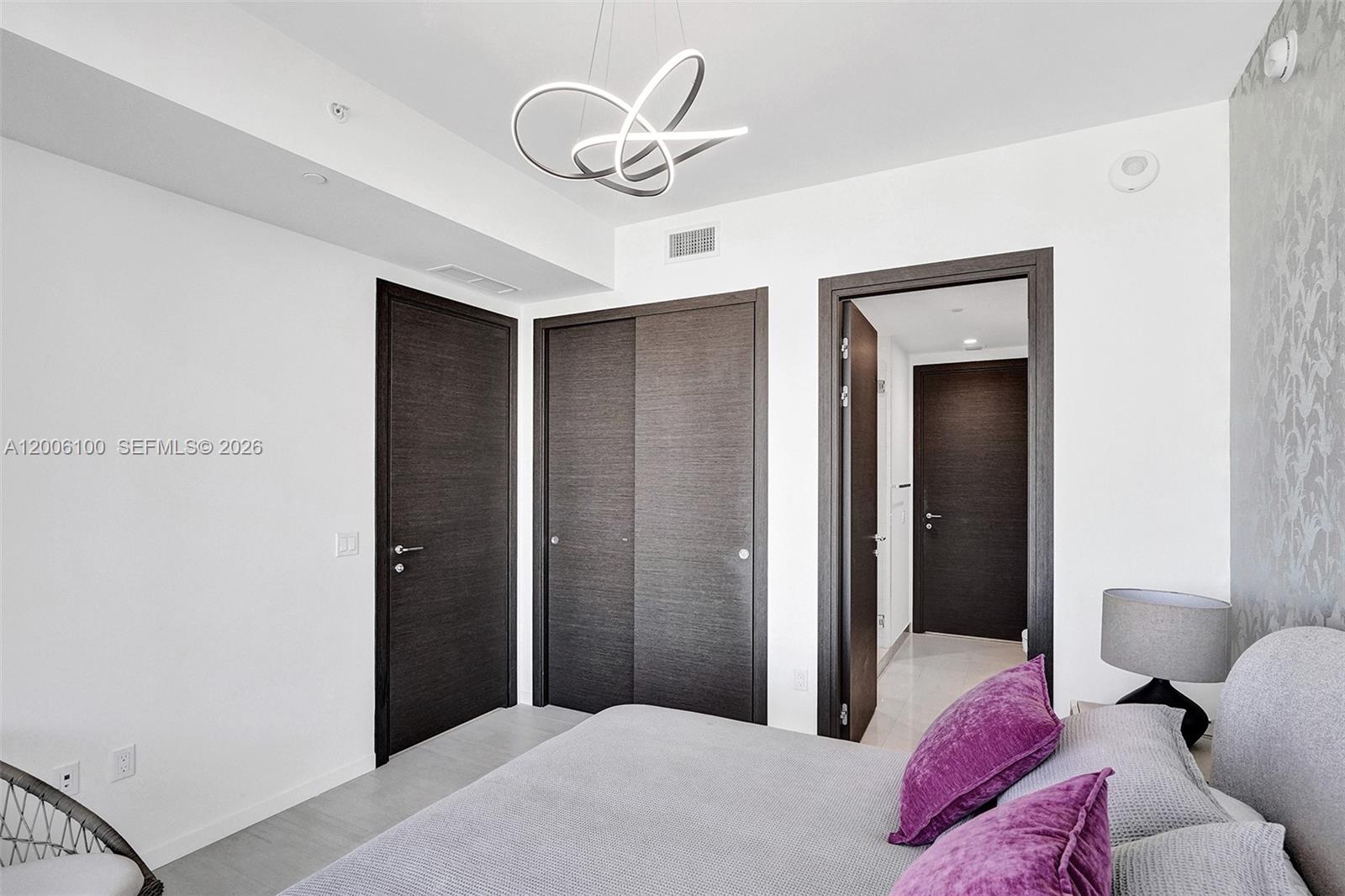 1000 Brickell Plz #PH5106 Miami, FL 33131