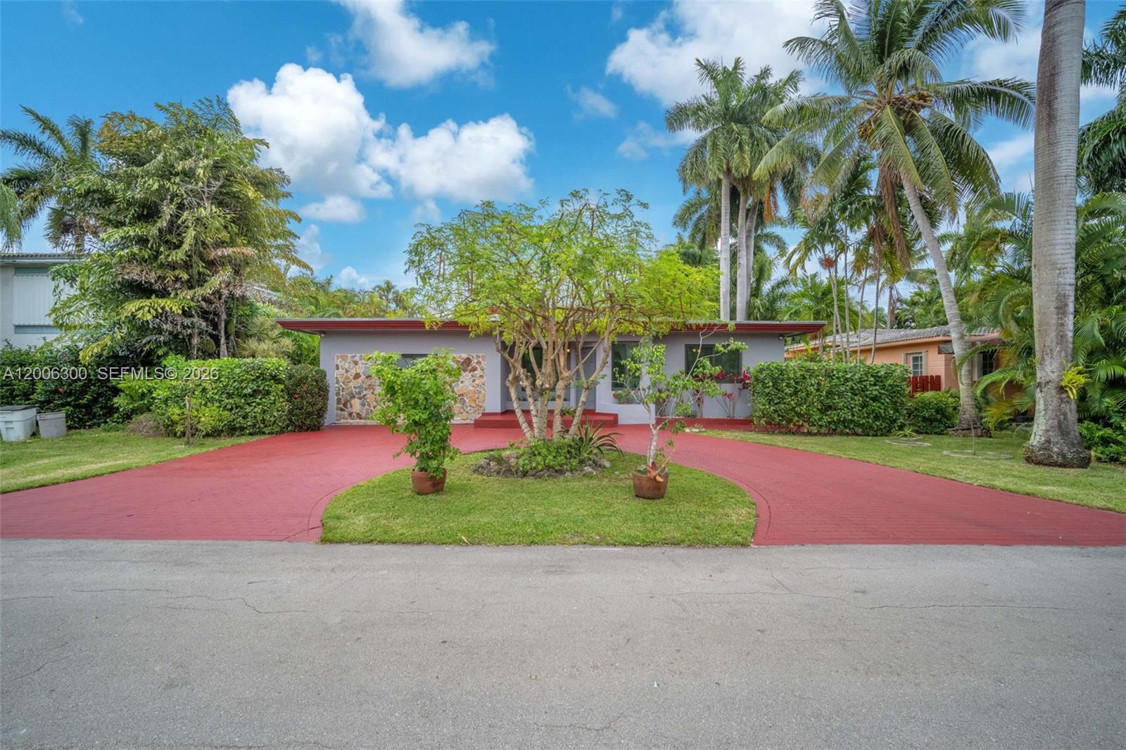 7701 Center Bay Dr North Bay Village, FL 33141