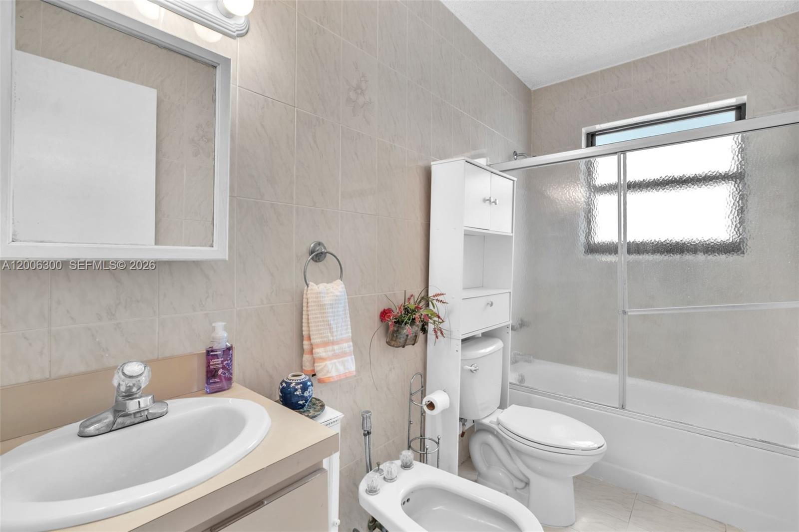7701 Center Bay Dr North Bay Village, FL 33141
