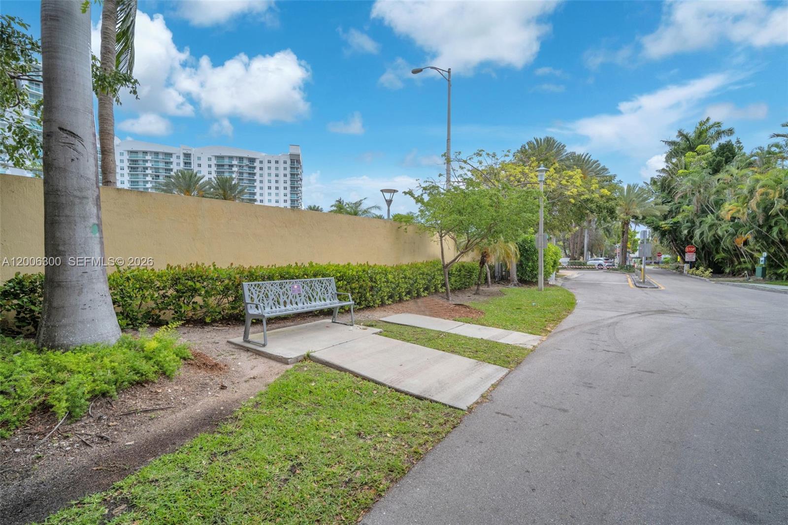 7701 Center Bay Dr North Bay Village, FL 33141