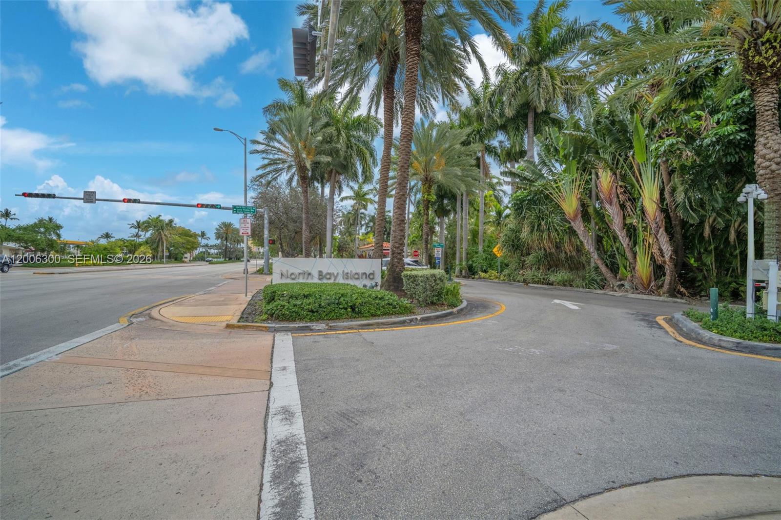7701 Center Bay Dr North Bay Village, FL 33141