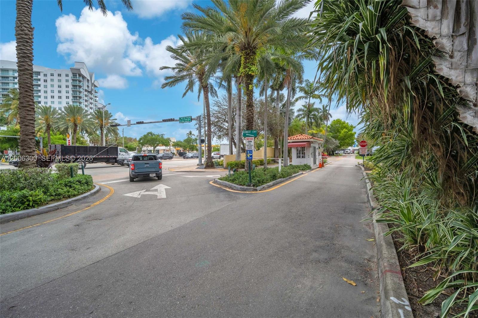7701 Center Bay Dr North Bay Village, FL 33141