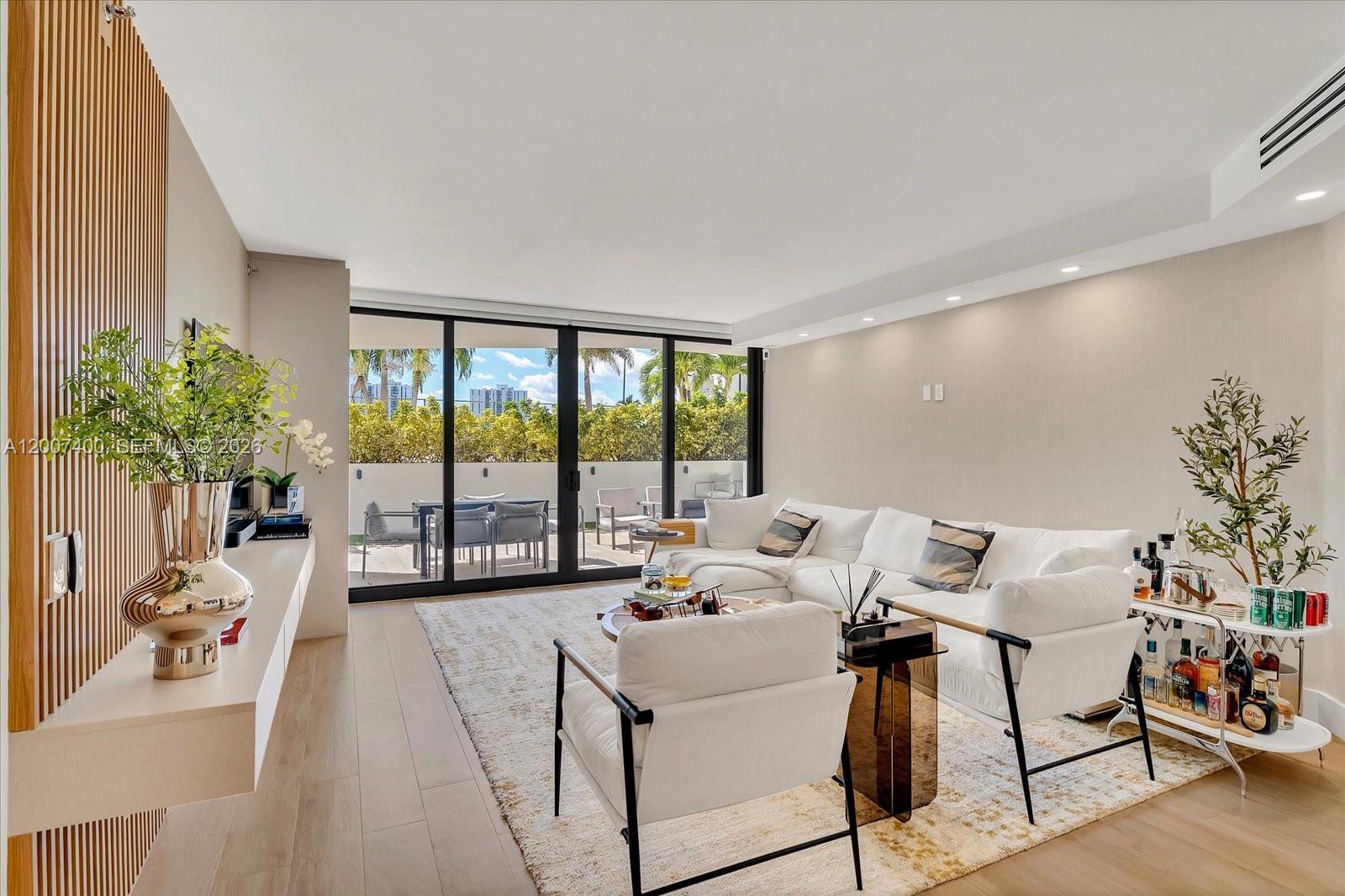 3640 Yacht Clb Dr #310 Aventura, FL 33180