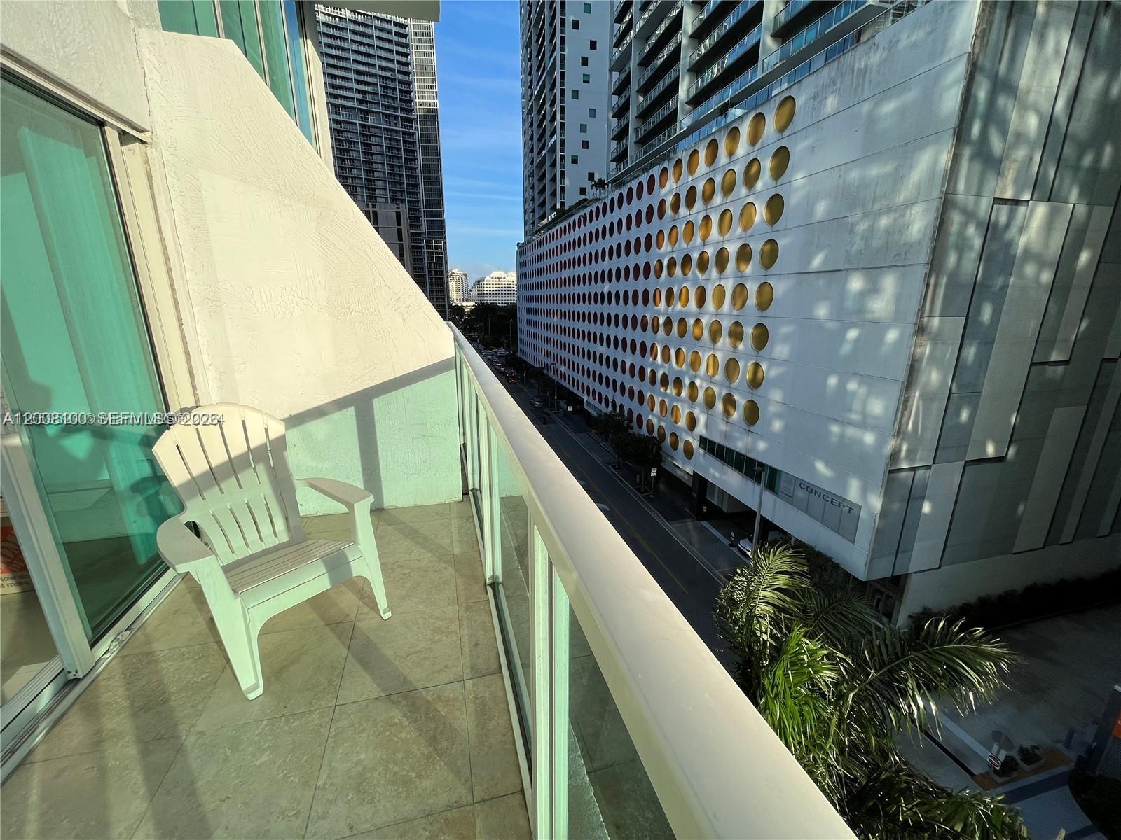 image Brickell on the River South13
