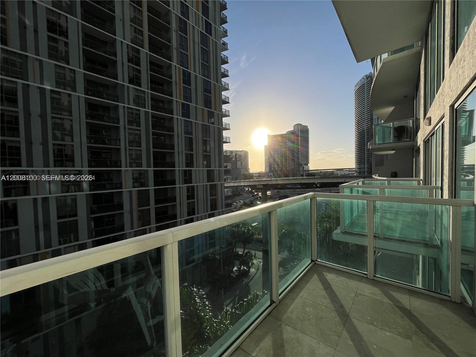 image Brickell on the River South14