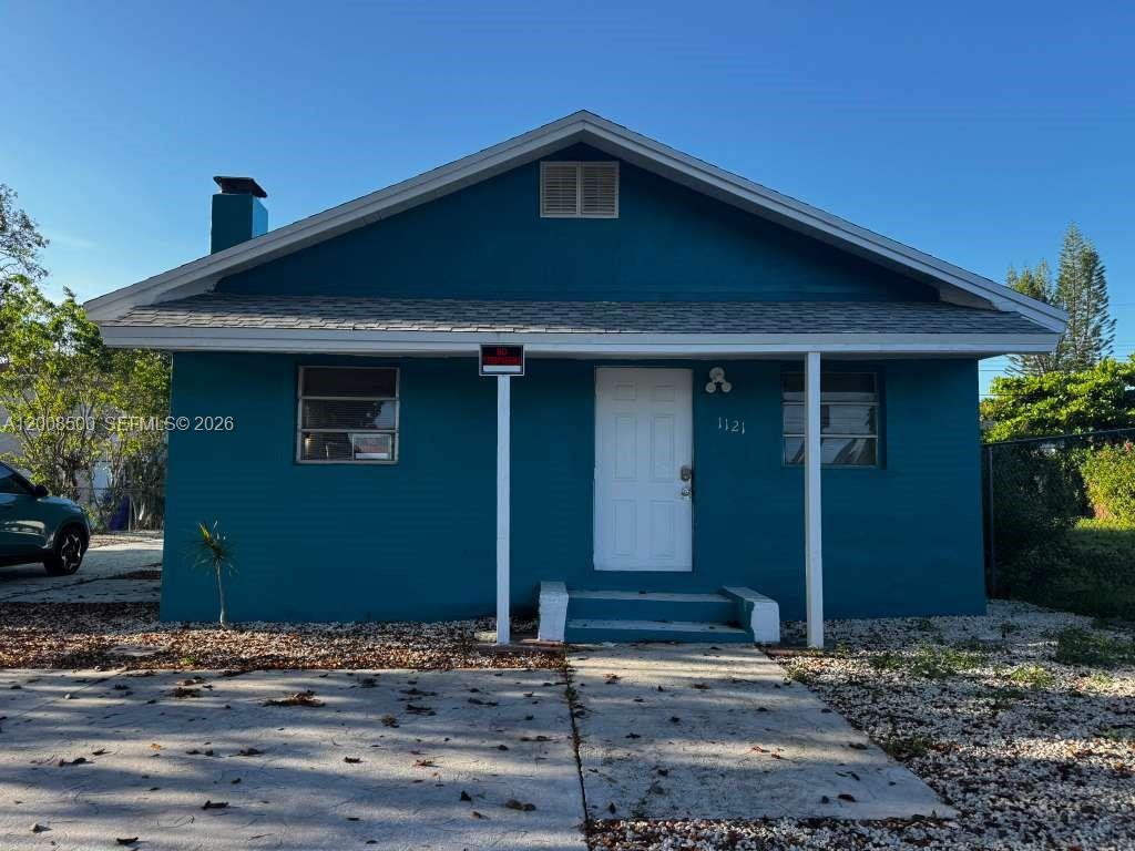 1121 NW 40th St #1