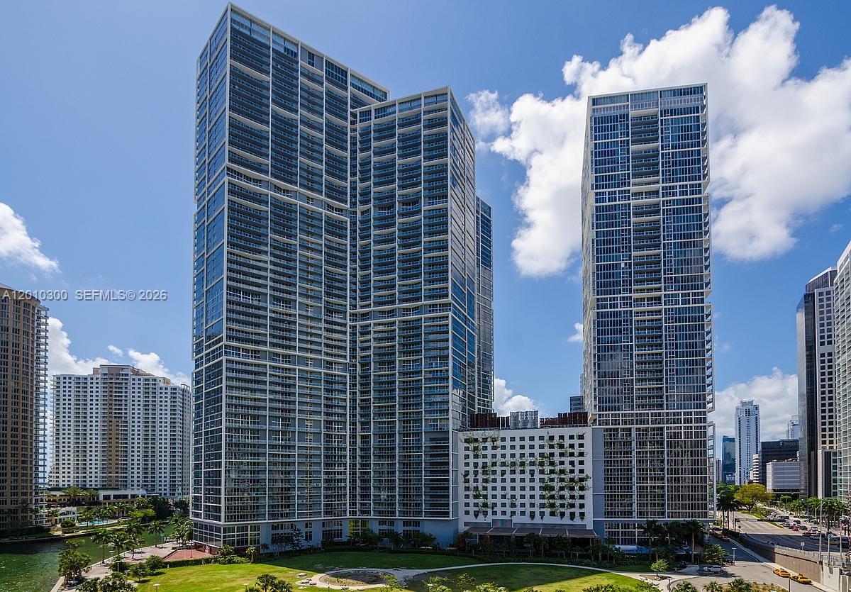 495 Brickell Ave #3710 Miami, FL 33131