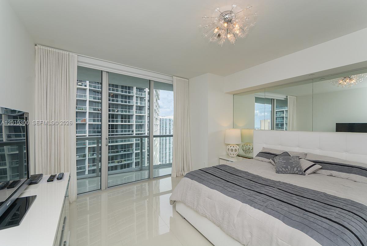 495 Brickell Ave #3710 Miami, FL 33131