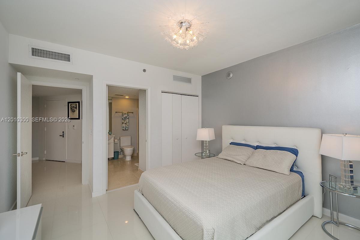 495 Brickell Ave #3710 Miami, FL 33131