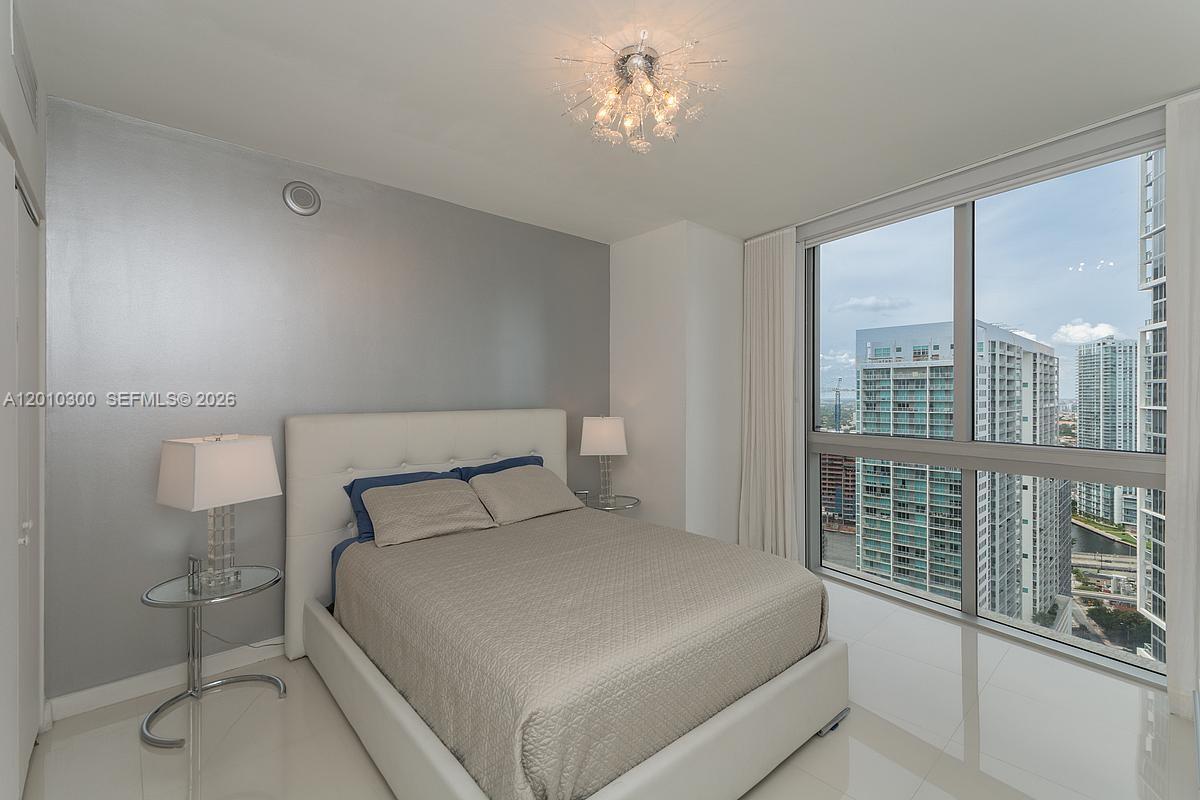 495 Brickell Ave #3710 Miami, FL 33131