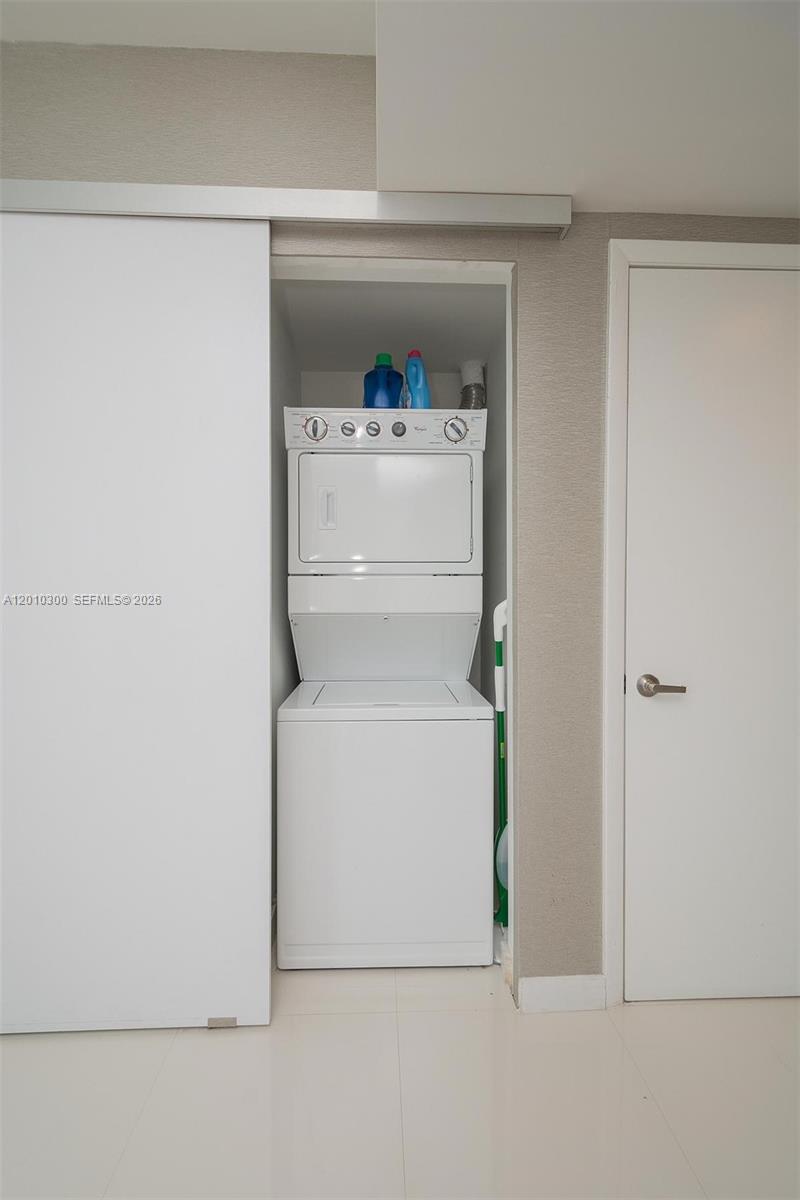495 Brickell Ave #3710 Miami, FL 33131