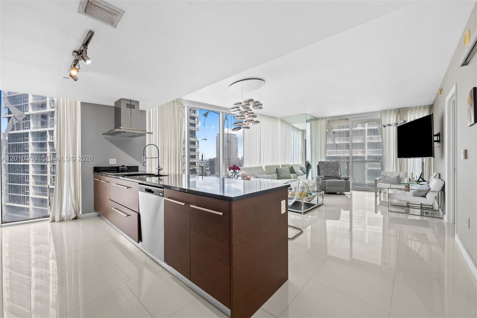495 Brickell Ave #3710 Miami, FL 33131