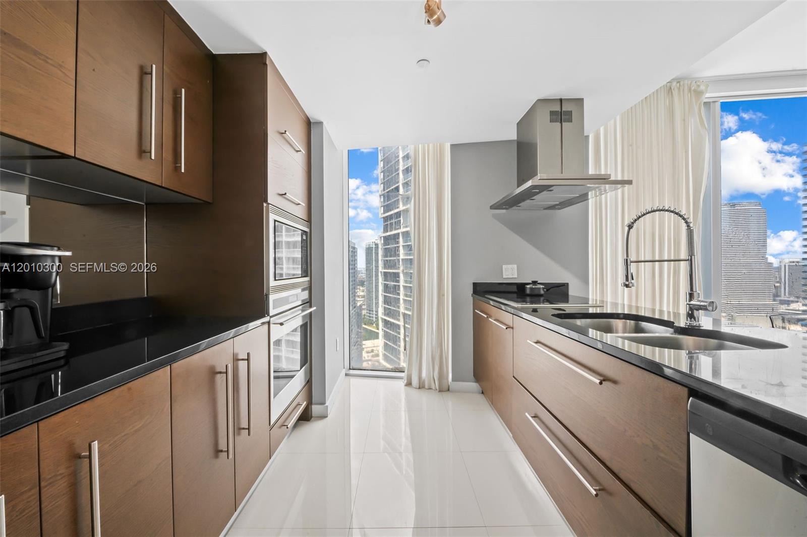 495 Brickell Ave #3710 Miami, FL 33131