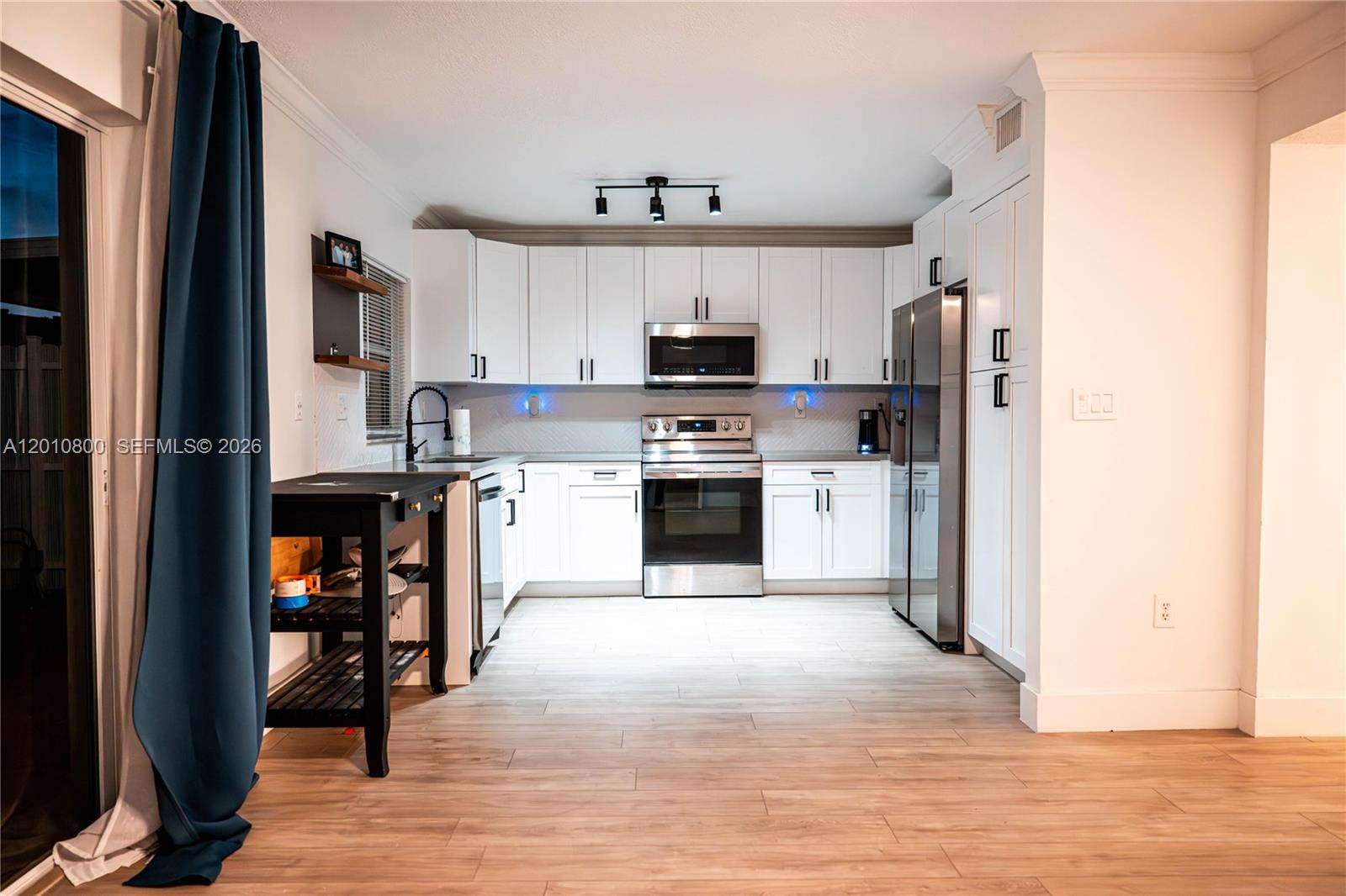 9167 Fontainebleau Blvd #6 Miami, FL 33172