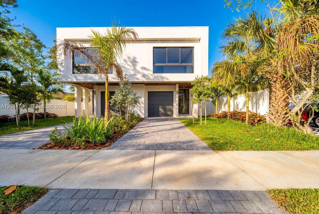 904 NE 17th Ter Fort Lauderdale, FL 33304