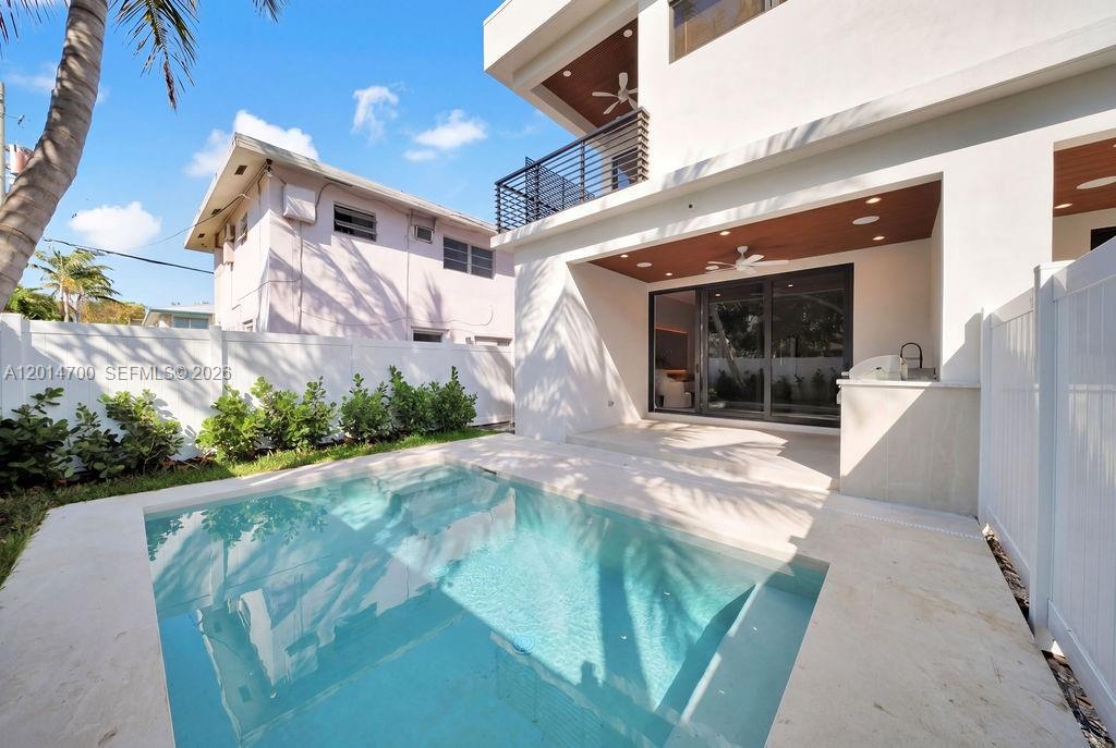 904 NE 17th Ter Fort Lauderdale, FL 33304