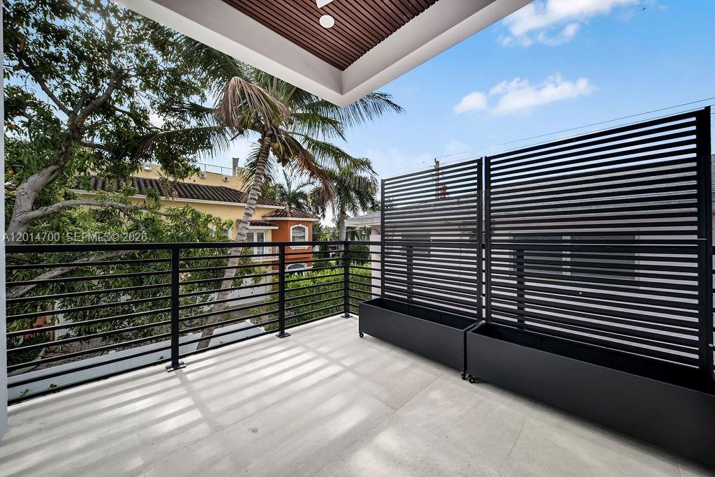 904 NE 17th Ter Fort Lauderdale, FL 33304