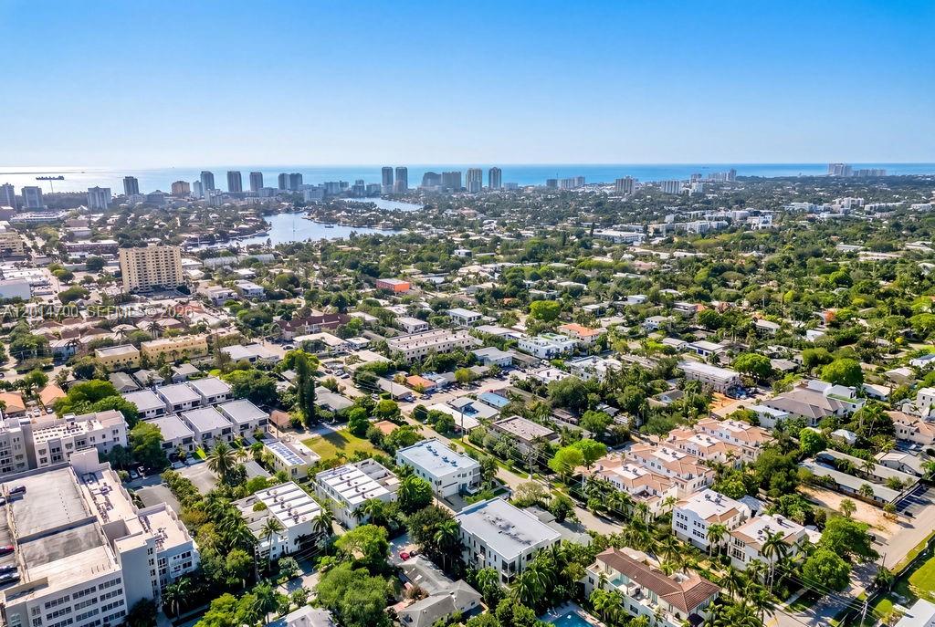 904 NE 17th Ter Fort Lauderdale, FL 33304