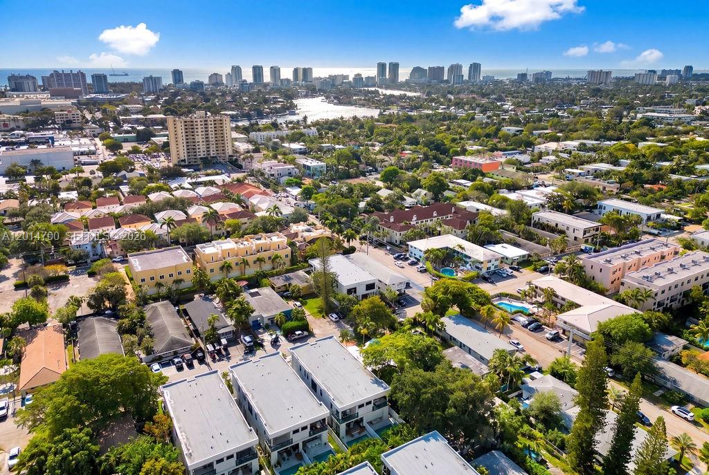 904 NE 17th Ter Fort Lauderdale, FL 33304