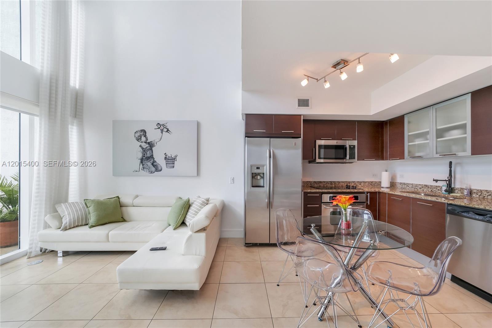 41 SE 5th St #2410 Miami, FL 33131