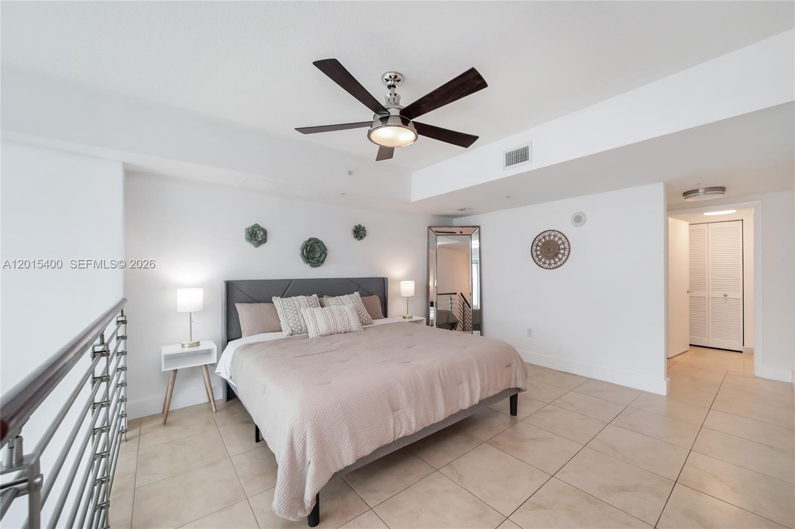 41 SE 5th St #2410 Miami, FL 33131