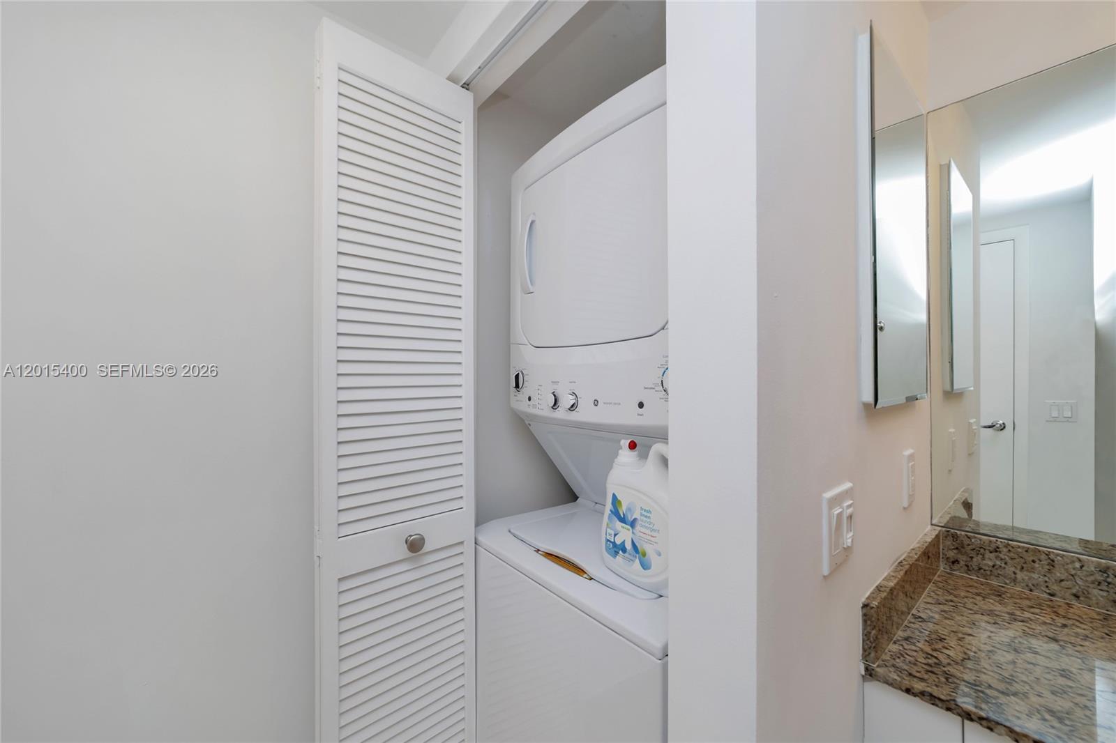 41 SE 5th St #2410 Miami, FL 33131