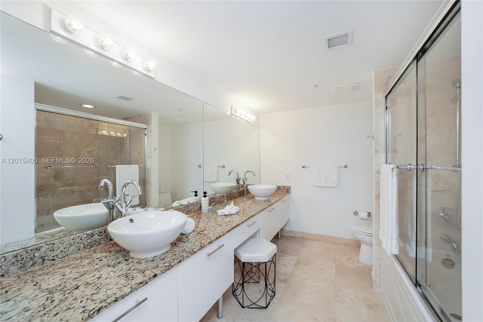 41 SE 5th St #2410 Miami, FL 33131