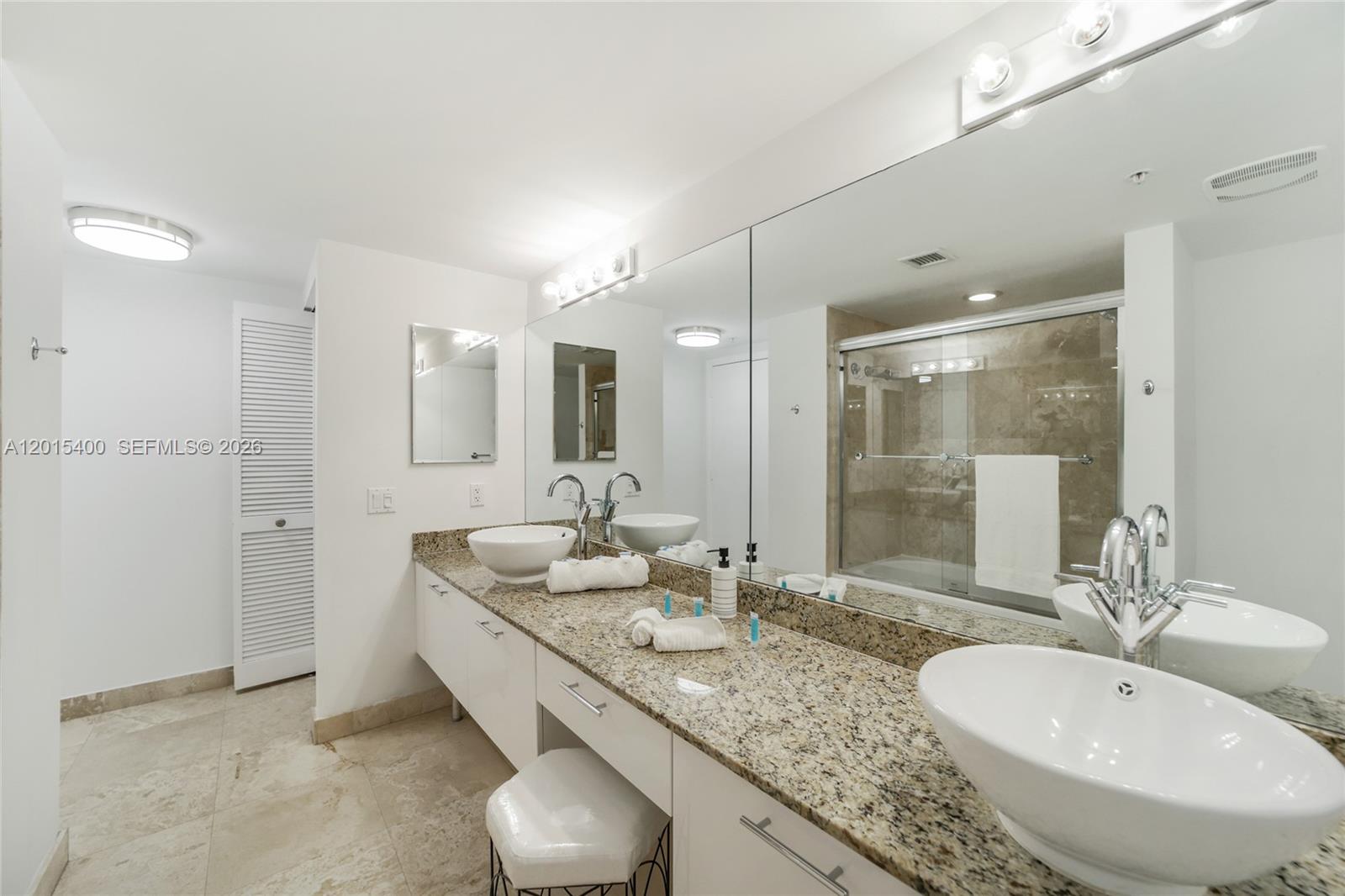 41 SE 5th St #2410 Miami, FL 33131